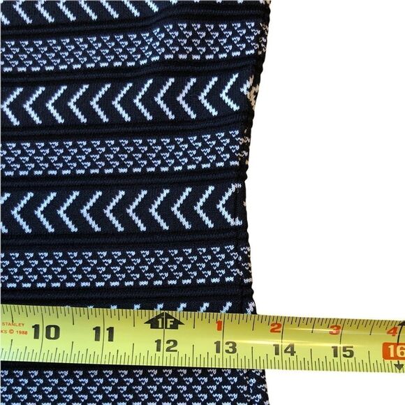 VINCE Camuto Fitted Knit Sleeveless Dress with Rolled Shawl Collar EUC - Picture 8 of 9